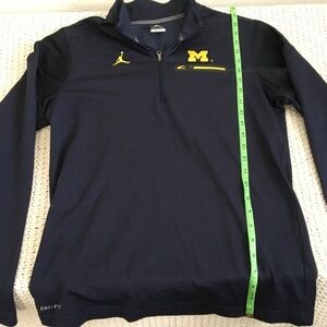 NIKE MICHIGAN LONG SLEEVE DRY FIT, SIZE SMALL YELLOW AND BLUE